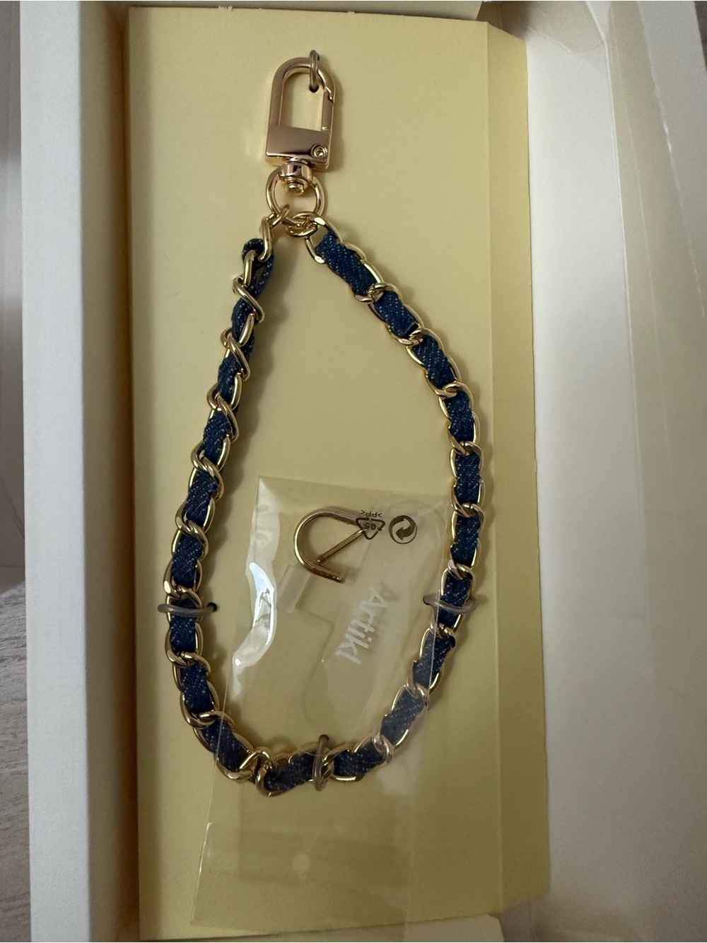 ArtikI Universal Wristlet Phone Strap 30cm - Denim & Gold Chain - New in Box
New